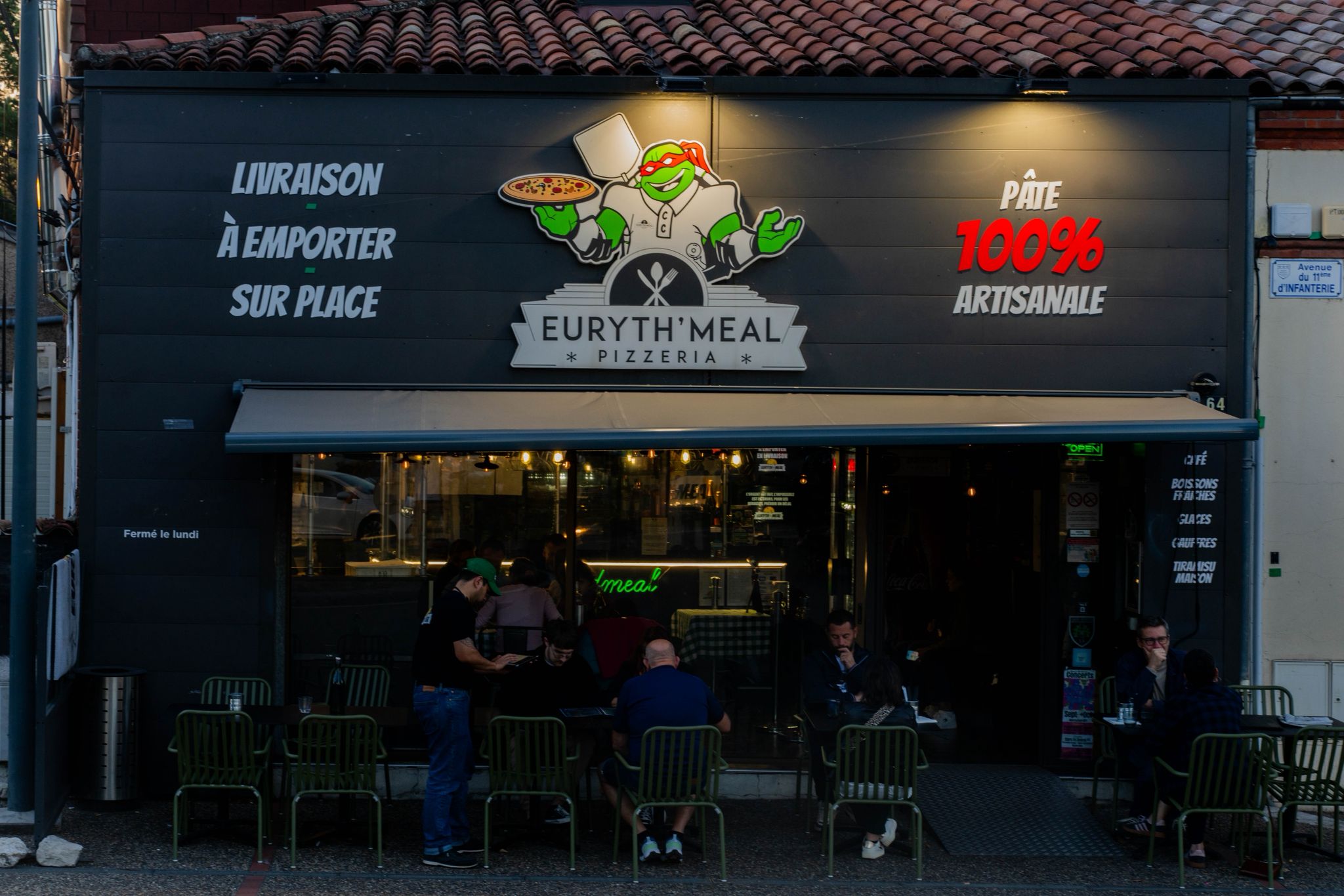 Facade de la pizzeria Euryth'meal 1